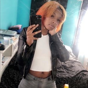 Meet your Posher, Maya